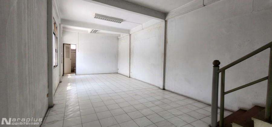 . 69030150 : ขายอาคารพาณิชย์ 5 ชั้น พร้อมต่อเติมดาดฟ้า บนที่ดินรวม 24.7 ตร.ว. ย่านวังบูรพา ใกล้ Mega Plaza และ ดิโอสยาม พลาซ่า อยู่ในทำเลธุรกิจ การค้า 17