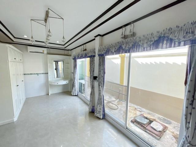 วัดสีกัน 600 ม. ดอนเมือง 2 นอน 2 น้ำ 50 ตร.ว.พื้นที่ใช้สอย 200 ตร.ม.บ้านเดี่ยวชั้นเดียว พร้อมเฟอร์ฯครบ ทำเลสรณคมน์ 1-6 ต 7