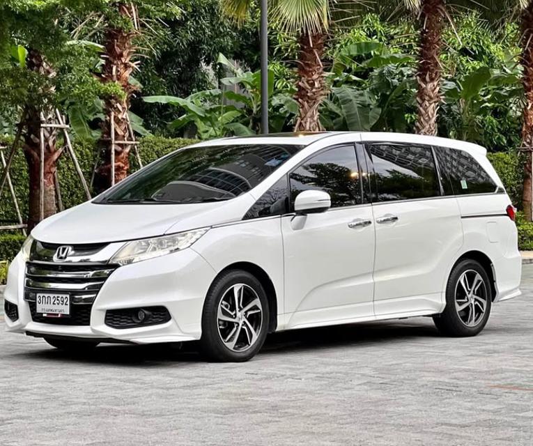 Honda Odyssey มือสอง สีขาว