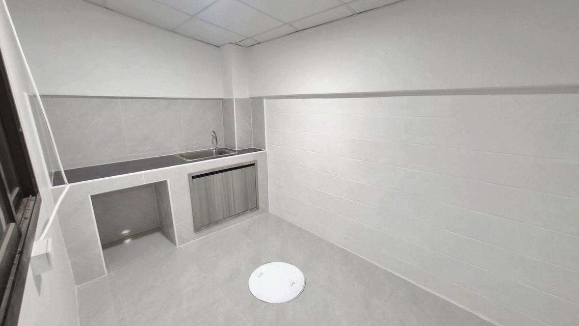 ขายทาวน์โฮม 2ชั้น รีโนเวทใหม่ หมู่บ้านเฟิร์สโฮม ซ.ร่วมมิตรพัฒนา แยก7 5