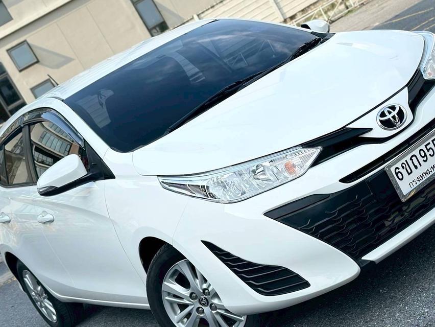 รหัสรถ QT9553 TOYOTA YARIS ECO 1.2 E Hatchback สีขาว ปี2019