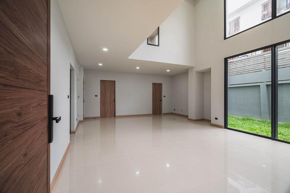 Sale Modern Luxury 𝐏𝐑𝐄𝐄𝐂𝐇𝐀 รามคำแหง–กรุงเทพกรีฑา 8