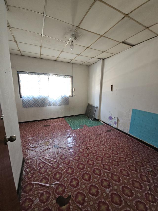 ขายทาวน์เฮ้าส์ หมู่บ้านบุษบาวิลล์ นนทบุรี ฿ 1,100,000  ขายทาวน์เฮ้าส์ หมู่บ้านบุษบาวิลล์ (Butsaba Ville)  บ้านเลขที่ 89/115 ซอย 2 ซ.บางรักน้อย 1/3 ท่า 9