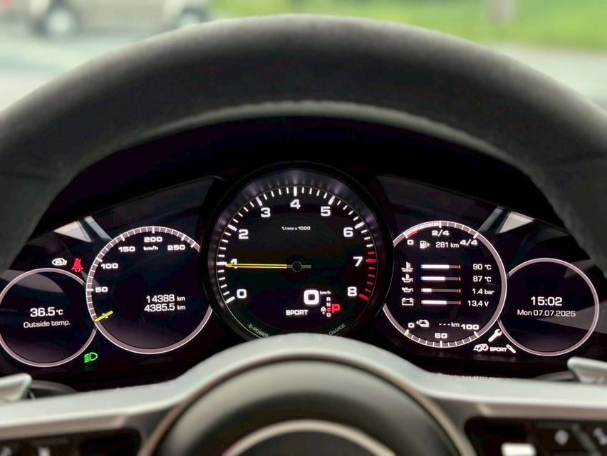 Porsche Cayenne e-hybrid Lightweight Coupe 2020 ไมล์หมื่นกว่าโลเท่านั้น น้อยสุดในตลาด 16