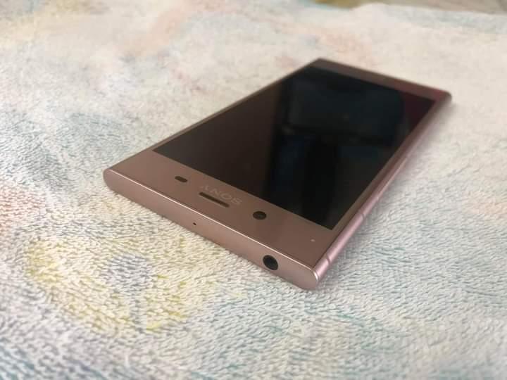 Sony Xperia XZ1  2