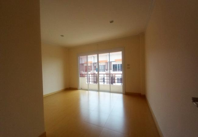 ขายทาวน์เฮ้าส์ หมู่บ้านรัชธานี 10 ซอยคู้บอน 27 ถนนรามอินทรา บางเขน กรุงเทพมหานคร 6