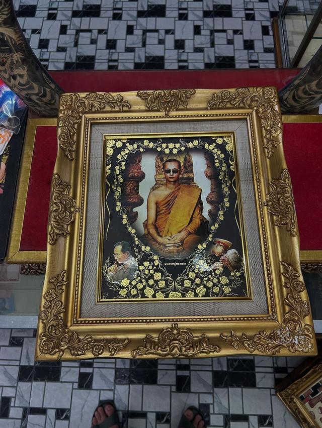ภาพรัชกาลที่ 9 พร้อมกรอบไม้ 8