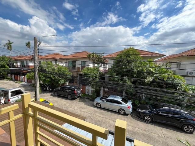 ให้เช่า บ้านแฝด สไตล์ บ้านเดี่ยว 2 ชั้น หมู่บ้านมัลดีฟส์ ปาล์ม บางนา วงแหวน 13