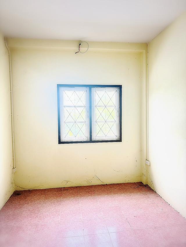 ทาวน์โฮม 2 ชั้น อ.เมือง จ.นครราชสีมา ทางเข้าโรงเรียนอุบลรัตน์  5