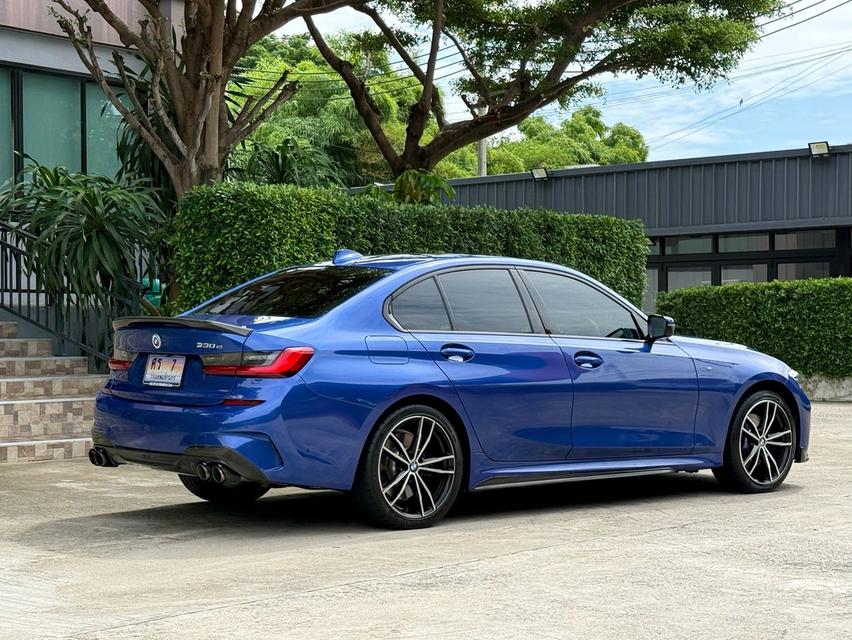 2022 BMW 330e MSPORT G20 รถมือเดียวออกป้ายแดง รถวิ่งน้อยเพียง 53,000 กม รถเข้าศูนย์ทุกระยะ รถไม่เคยมีอุบัติเหตุครับ รูปที่ 3