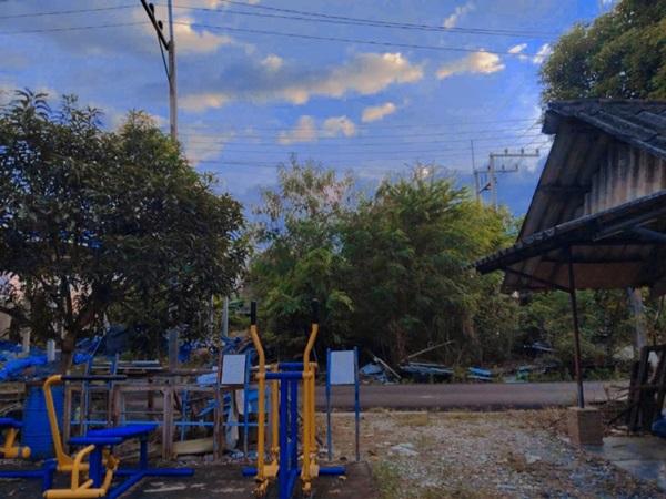 ขายที่ดินเปล่าเคหะคลอง 8 ติดสนาม ลานออกกำลังกาย ถมแล้ว น้ำ-ไฟฟ้าหน้าแปลง โทร 095-1653654 2