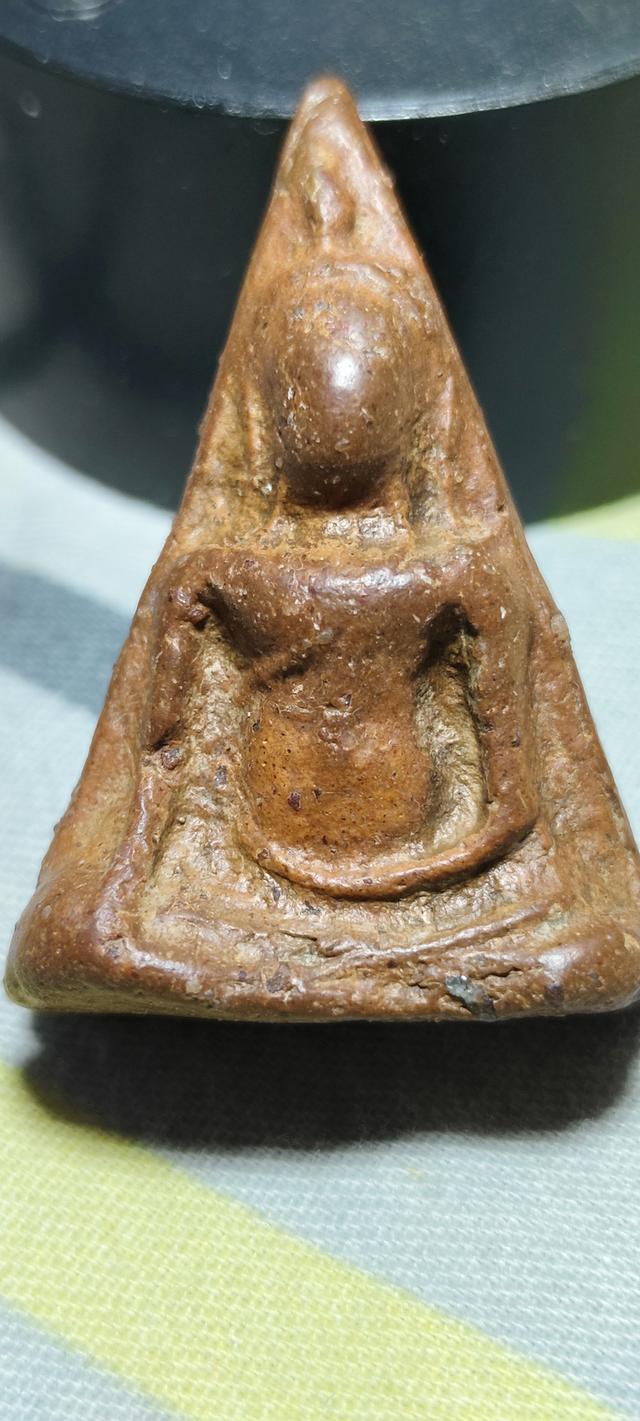พระนางพญาเข่าโค้ง พิษณุโลก