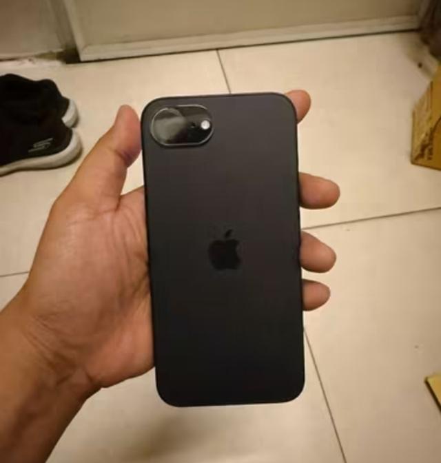 ขาย iPhone 16e สี Black 1