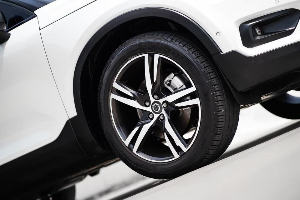 Volvo XC40 T5 R-Design AWD 2019 รูปที่ 5