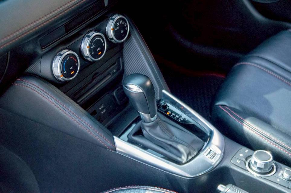 Mazda2 1.3 High Connect 5 ประตู สีแดง ปี 2017 19