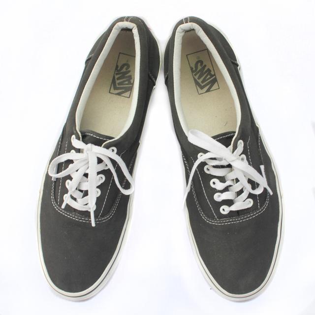 VANS รองเท้าผ้าใบมือสอง สีดำ สภาพเหมือนใหม่ เบอร์ใหญ่ จัดส่งฟรี! เก็บปลายทาง