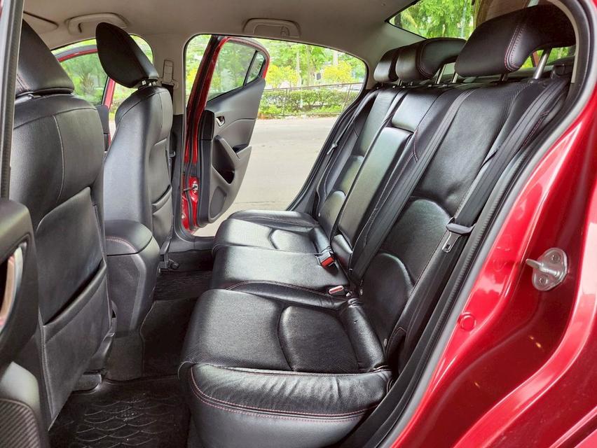Mazda 3 2.0 S Sedan AT ปี 2015 รถมือสอง ขายถูก 18