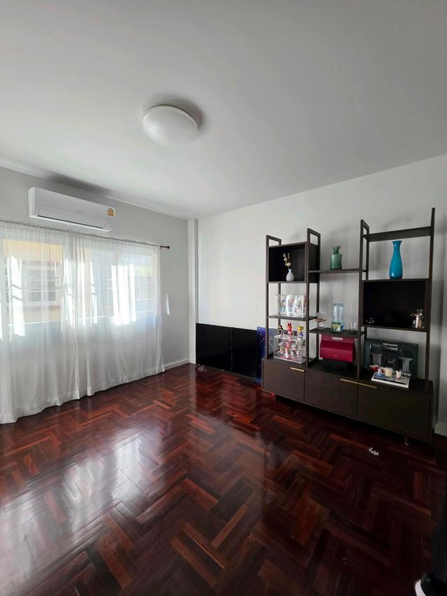 ขายบ้านทาวน์โฮมหลังคู่ 3 ชั้น ทำเลทองติด CDC ตรงข้าม Central Eastville เฟอร์ครบ พร้อมอยู่ 13