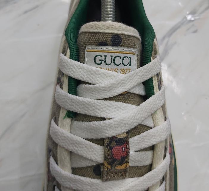 💢Gucci X Disney ลาย Mickey Mouse สุดคลาสสิก รองเท้าผ้าใบมือสอง 42.5/27.5 สภาพ 8/10 รูปที่ 5