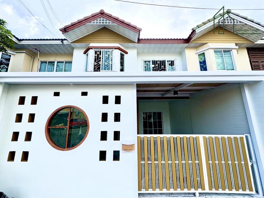 ทาวน์เฮาส์ 2 ชั้น พิศาล บางกระดี่ 25 รีโนเวทพร้อมอยู่ 