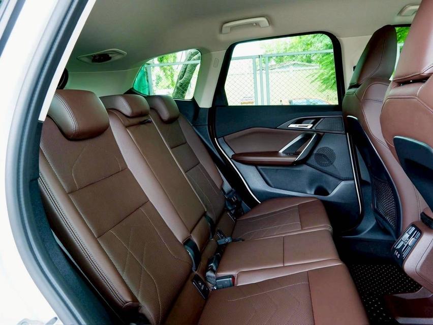 รหัสรถ PR2747 + BMW X1 (U11) sDrive 20I X Line จดทะเบียนปี 2025 วิ่งเพียง 10,000Km  9