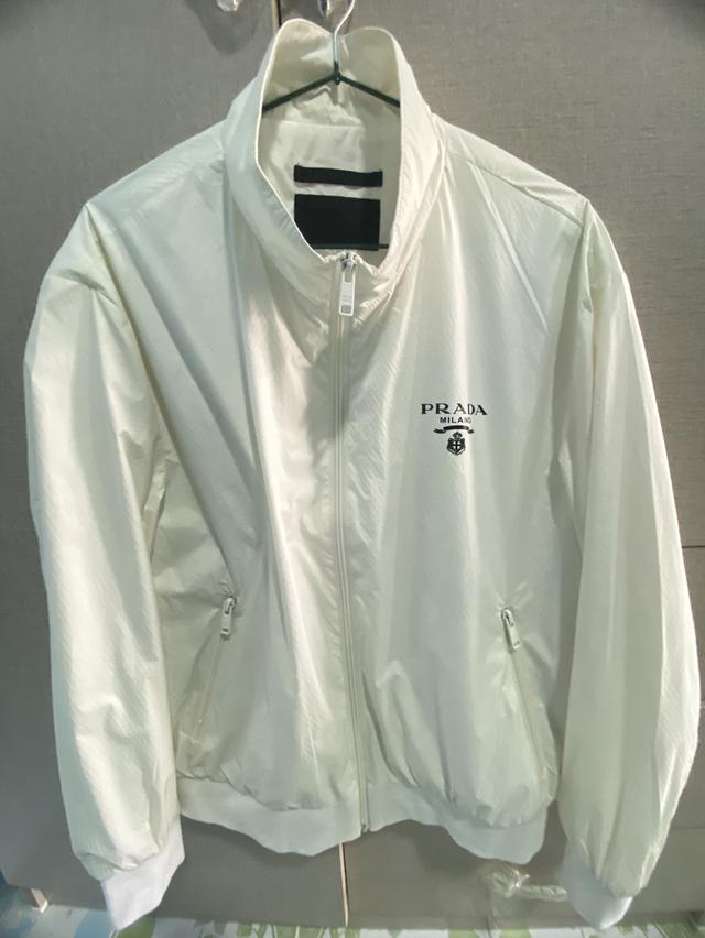 เสื้อ PRADA มือสอง สีขาว