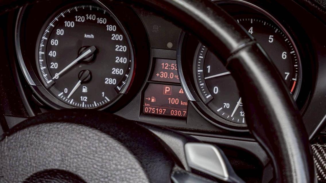 BMW Z4, 2.5 sDrive23i RHD รูปที่ 15