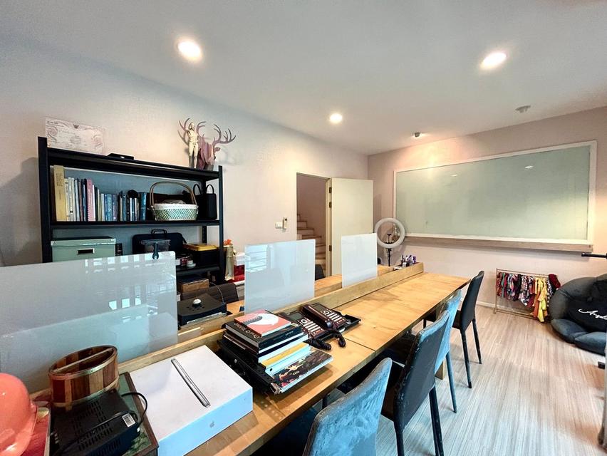ขายทาวน์โฮม/โฮมออฟฟิศ 3 ชั้น | บ้านกลางเมือง พระราม 9 - รามคำแหง ทำเลใจกลางเมือง เดินทางสะดวก เลียบด่วน ฉลองรัช ใกล้ ม.รามคำแหง Baan Klang Muang Rama 19