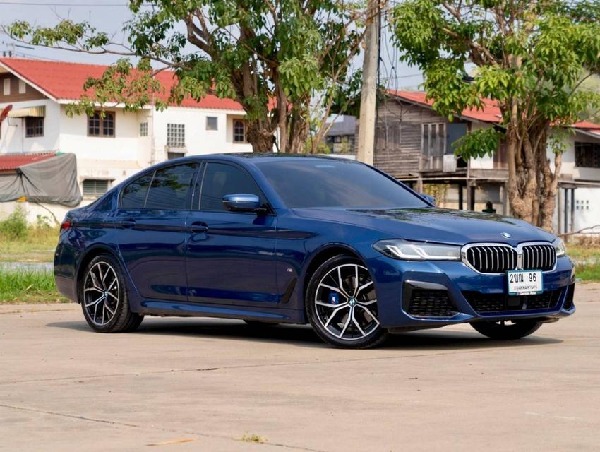 BMW 530e 2.0 M Sport Lci (G30) 2022 สายจอด รถใหม่มาก คุ้มกว่าป้ายแดงตั้ง 2ล้านบาท