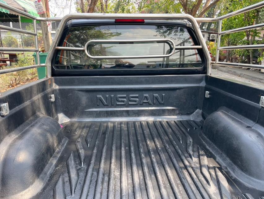 2007 Nissan Navara  9