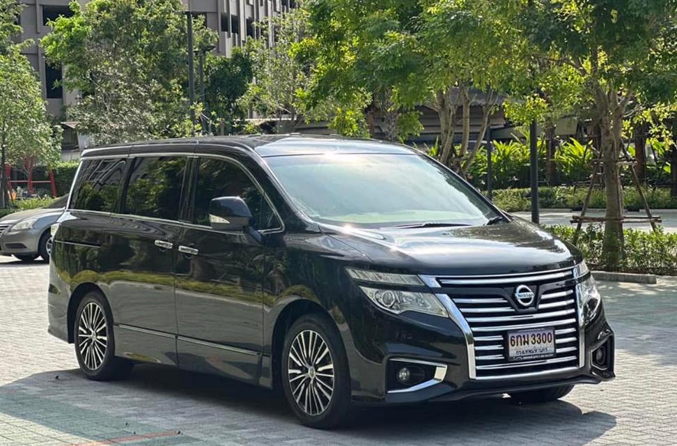 ขายรถ Nissan Elgrand High-Way Star Top 2015 3