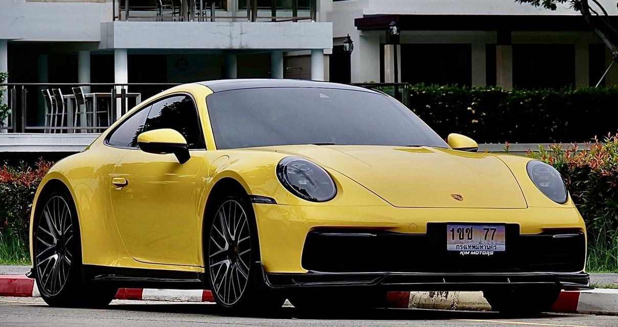 Porsche 911 Carrera (992)