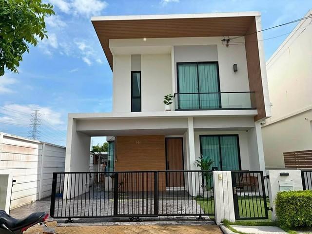 ให้เช่าบ้าน2ชั้น โครงการโคโม่ เบียงก้า บ้านแฝดสไตล์บ้านเดี่ยว หลังมุม ใกล้เมกาบางนา 8