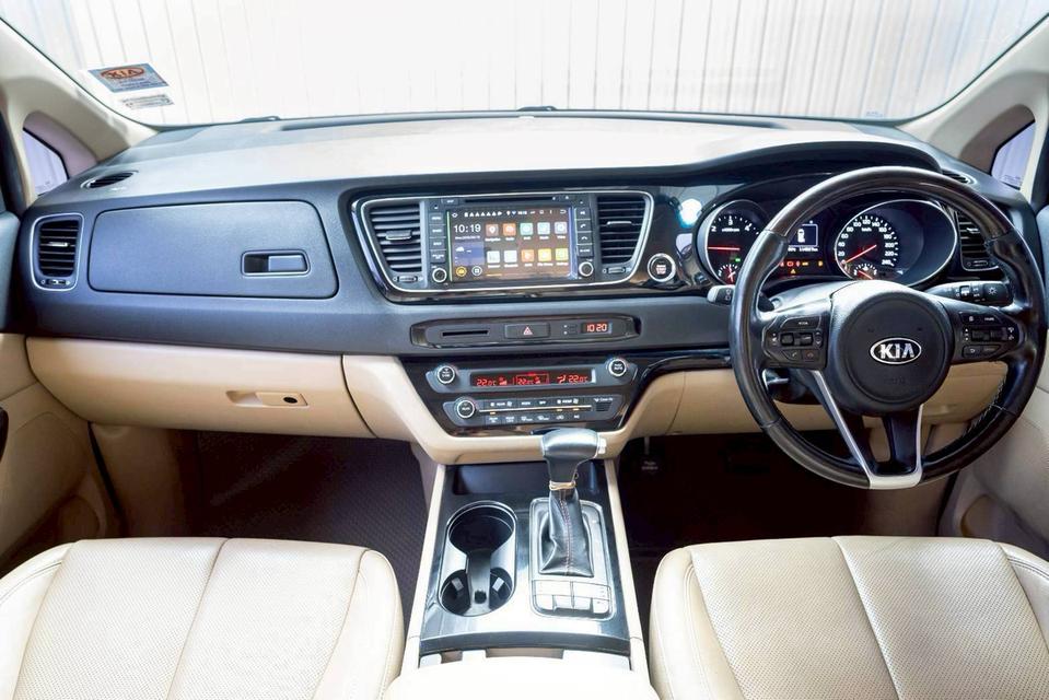 KIA GRAND CARNIVAL 2.2 EX ปี 2018 สีขาว โฉม ปี14-21 รูปที่ 14