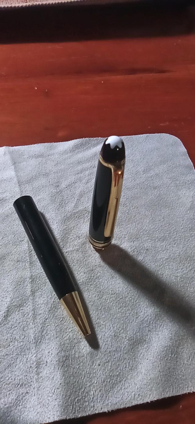 ปากกา Montblanc Meisterstuck ballpoint 164 Gold-black Classique มือสอง 3