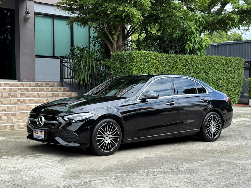 2023 BENZ C220D W206 รถมือเดียวออกป้ายแดง รถวิ่งน้อย เข้าศูนย์ทุกระยะ ไม่เคยมีอุบัติเหตุ วารันตียังเหลืออีกนานครับ 4