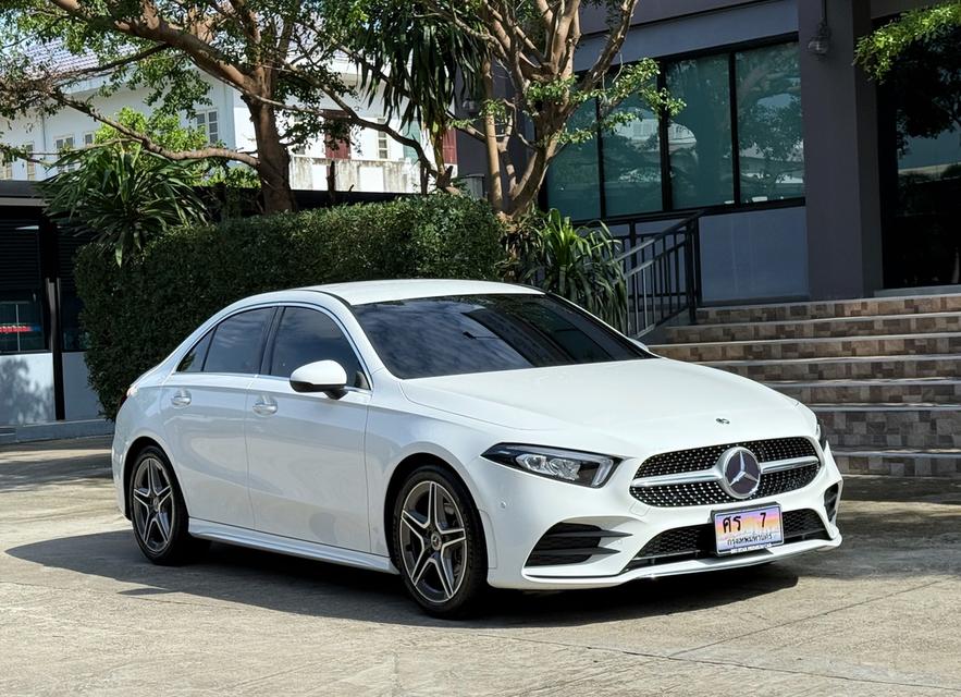  2023  BENZ A200 AMG DYNAMIC รถสภาพป้ายแดง วิ่งน้อยเพียง 24,000 กม รถเข้าศูนย์ทุกระยะ ไม่เคยมีอุบัติเหตุครับ