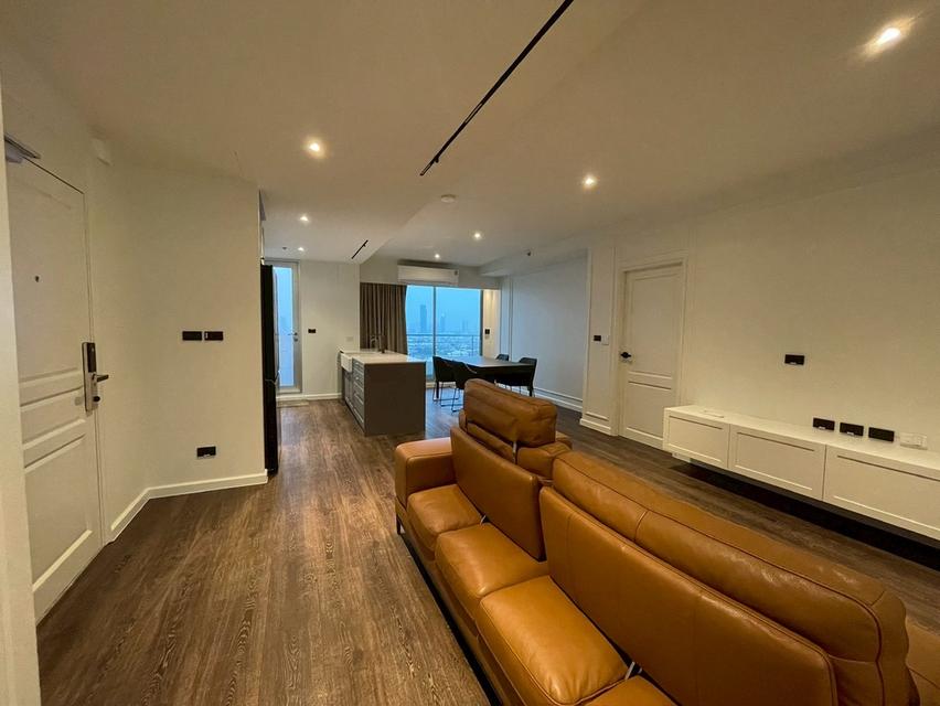 2 beds 2 baths Riverfront with Asiatique view 3