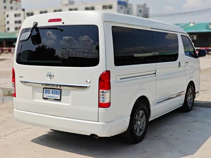 Toyota Ventury สีขาว 6