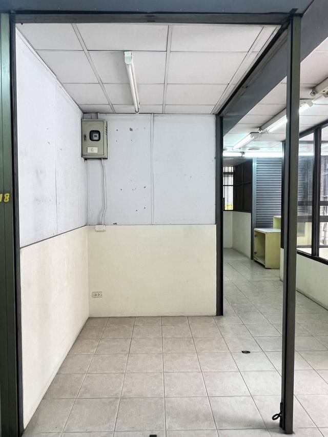 พื้นที่ว่างปล่อยให้เช่าขายของ 6