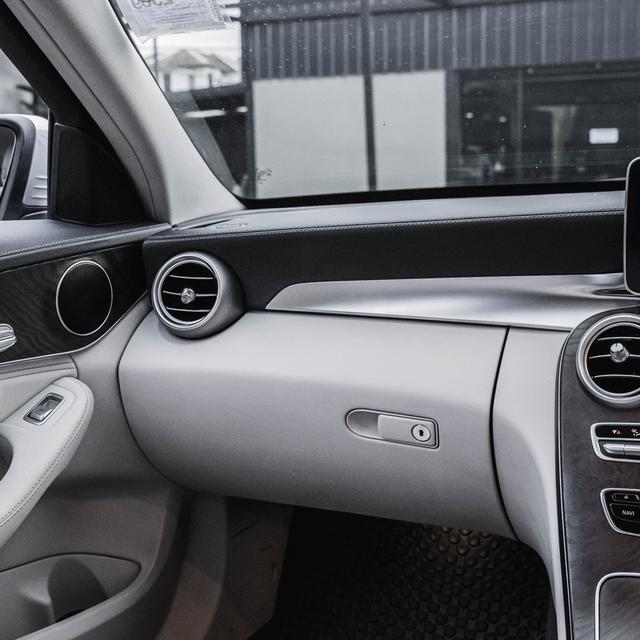 รหัสรถ 67GG678 Benz C300 ปี 2015 รุ่น Exclusive คือรถยนต์ C-Class (W205) 3