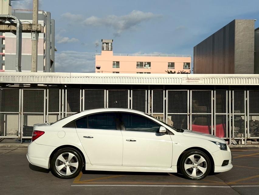 CHEVROLET CRUZE 1.8LTZ TOP 2012 สีขาว มือเดียวป้ายแดง  3