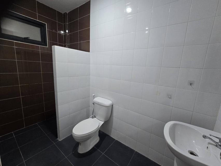 U1404 ให้เช่าบ้านเดี่ยว 2 ชั้น บ้านใหญ่ขนาดพื้นที่ 1 ไร่ หมู่บ้านสวนเนรมิตร ย้านออเงิน-รามอินทรา พร้อมสระว่ายน้ำส่วนตัว บ้านพร้อมเฟอร์ครบ ทำเลดีเดินทา 15