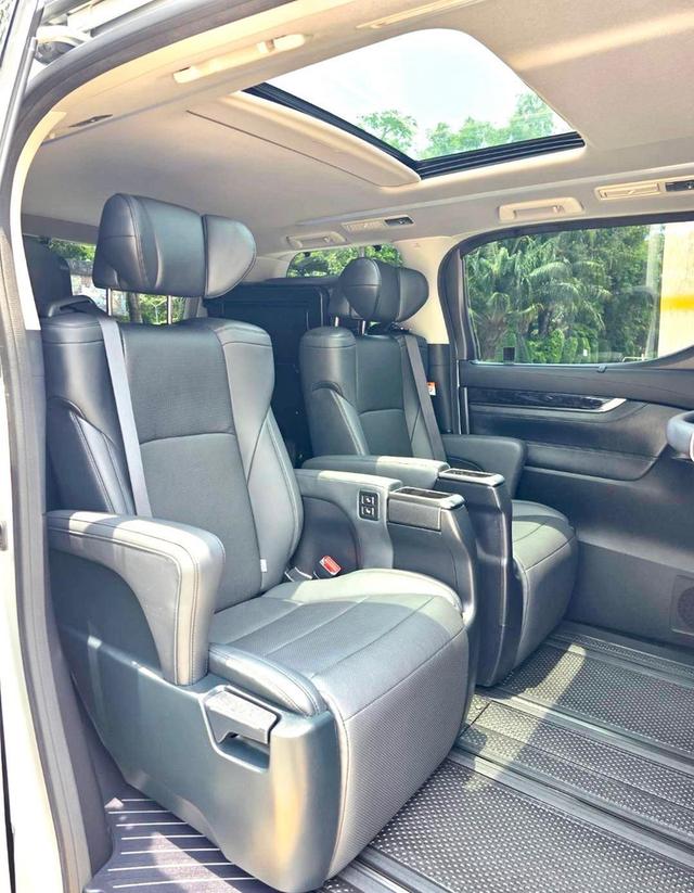 Toyota ALPHARD 2.5SC PACKAGE สีขาว ปี 2023 ไมล์ 20,000 กม. รูปที่ 13