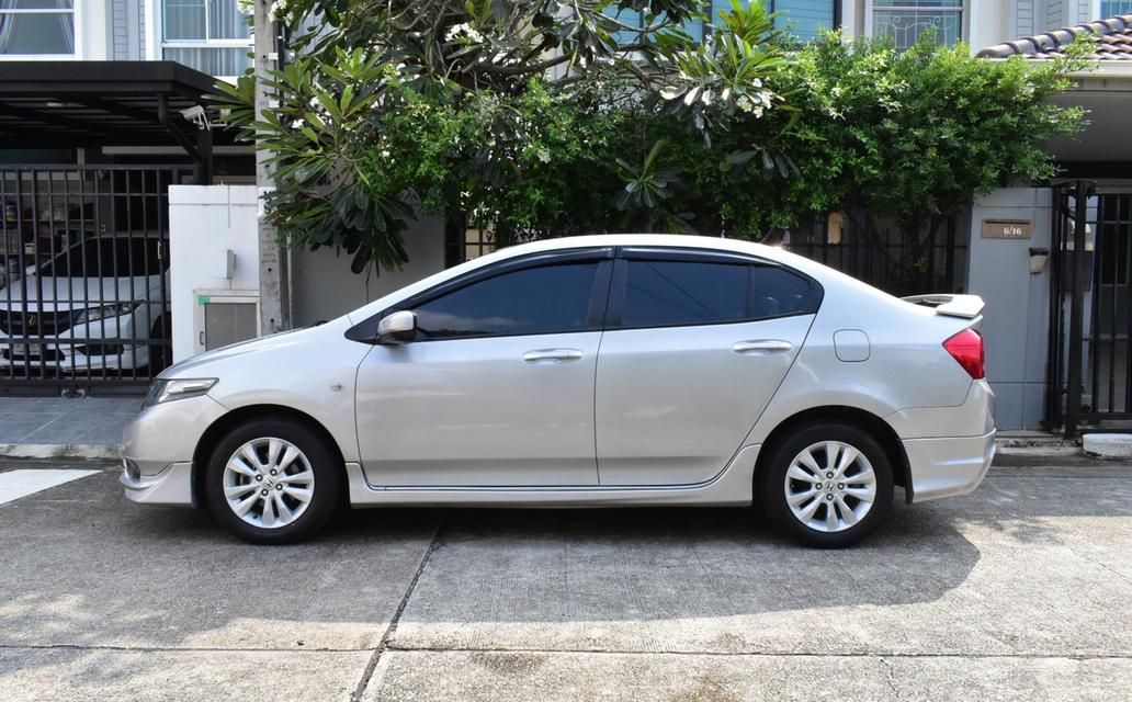 Honda City 1.5V CNG โรงงาน  ราคาเพียง 189,000  ปี 2013 สีเทา ออโต้ เบนซิน+แก๊ส ไมล์ 11x,xxx km 19