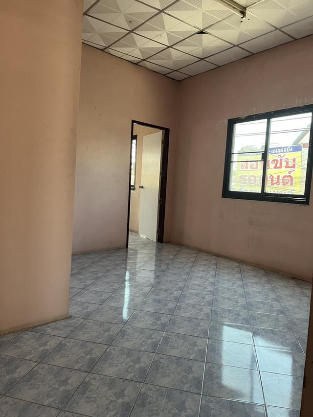 อาคารตึกแถว 2 ชั้น 2ห้องนอน 2ห้องน้ำ เขต แหลมฉบัง อ.ศรีราชา จ.ชลบุรี 13