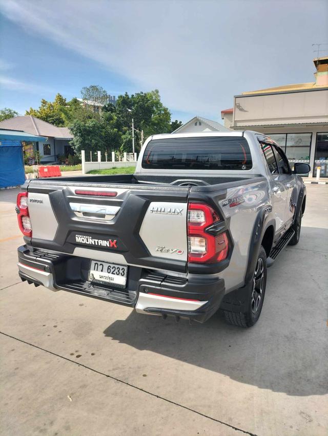 Toyota Hilux Revo ยกสูง 4 ประตูสีบรอนซ์ ดีเซล เกียร์ออโต้ 4