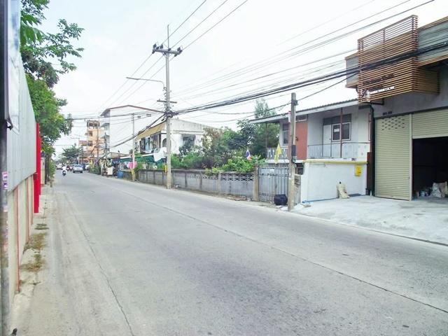 รร.สารสาสน์วิเทศสายไหม 2.9 กม.5 นอน 2 น้ำ BTS คูคต 1.6 กม. ให้เช่าร้าน และสำนักงาน 2 ชั้น เซียร์ รังสิต 3 กม. ทำเลติดถนน 4