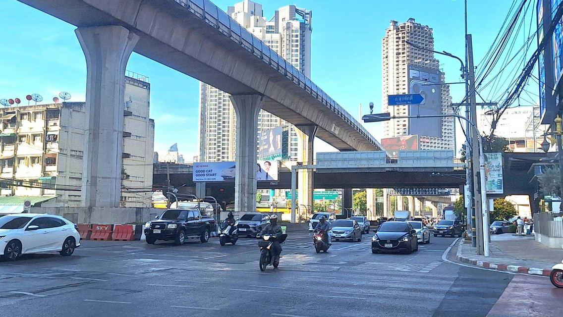 ขายอาคารพาณิชย์ 6 คูหาติดกัน สีลม บางรัก เนื้อที่ 121.10 ตร.ว. แขวงสุริยวงศ์ เขตบางรัก กรุงเทพมหานคร 7