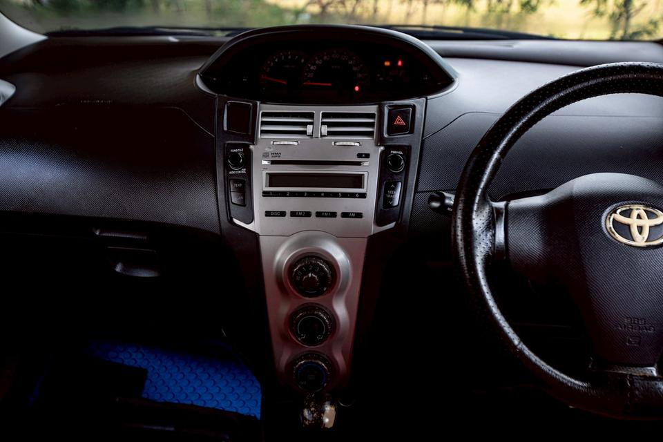 Toyota Yaris 1.5E ปี 2006 เกียร์ Auto สีแดง  18